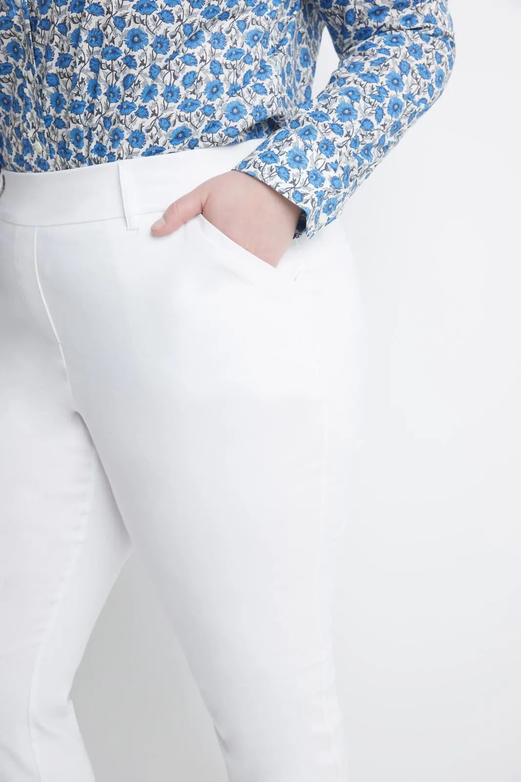 Curvy Pull-on Barely Bootcut Classic Pants